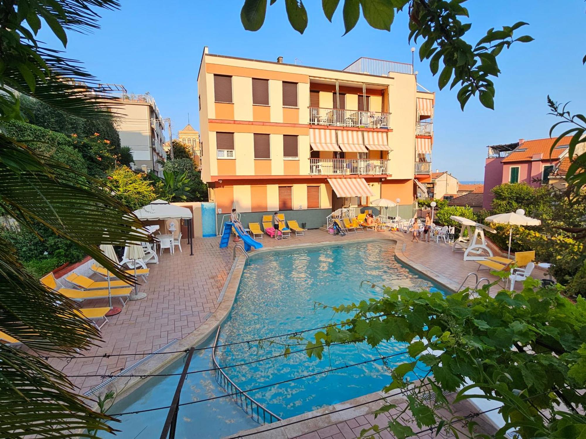 Aparthotel Olivotti 3*